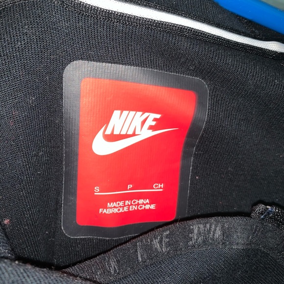 Nike Black Tech Workout Longsleeve Jacket w/ Hood - Picture 2 of 2